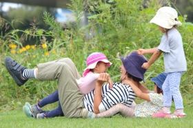 多摩川の自然の中で培う野外保育