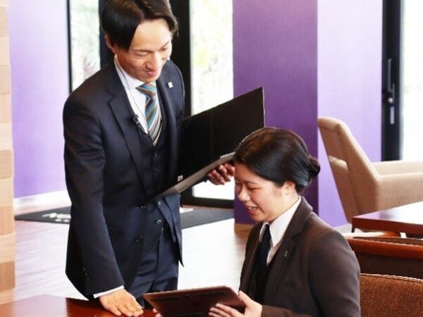 お客様の人生を輝かせる仕事だからこそ、社員の人生も豊かであるべきと考えます。給与も福利厚生も働き方も充実させています。