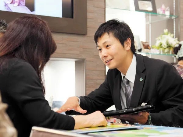 結婚式場や斎場にてセミナーを実施しています。興味を持ってご来場されているお客様に案内するためスムーズでしょう。