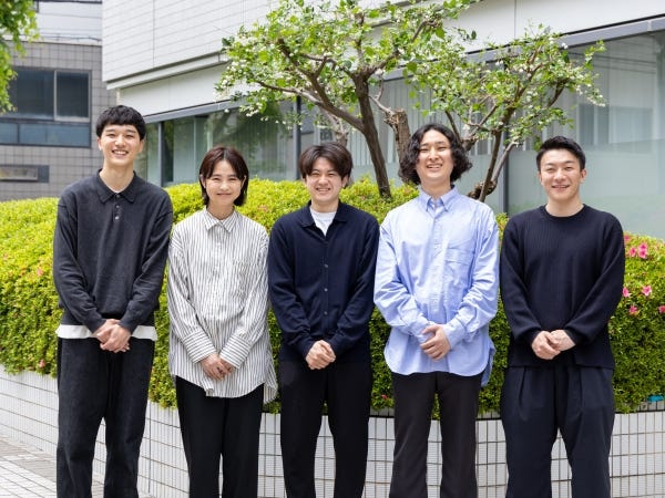 大阪営業所のスタッフです。営業スタッフとのコミュニケーションも大切にしています。