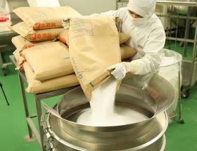 工場内の作業の様子（第三工場）