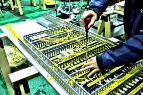 組立配線作業（配線）