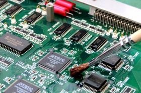 コーティング作業（コーティング剤塗布）