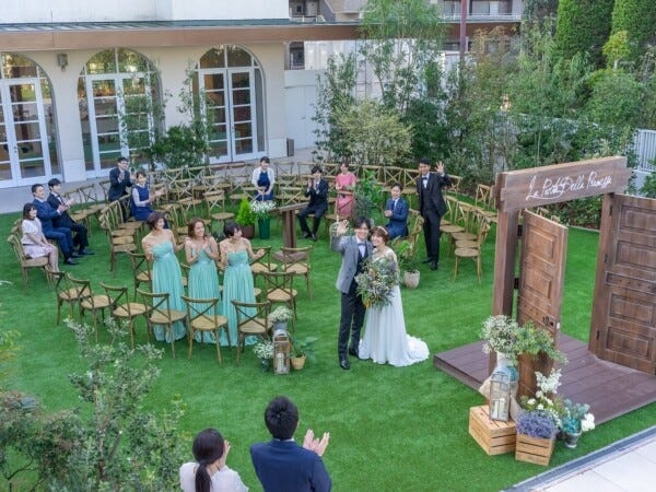 ドレスコーディネーター（未経験歓迎）