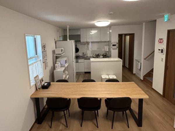 ［のぞみ］広々リビングでキッチンはアイランドキッチン・食洗機付きです。