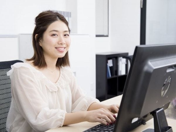 グラフィックデザイナー（リモートOK）