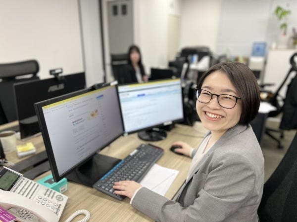 社内の雰囲気は、若手が多い会社ですが、落ち着いているメンバーが多いです。