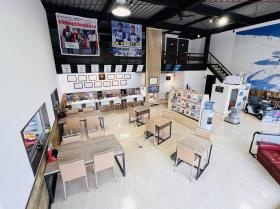 広々とした店内