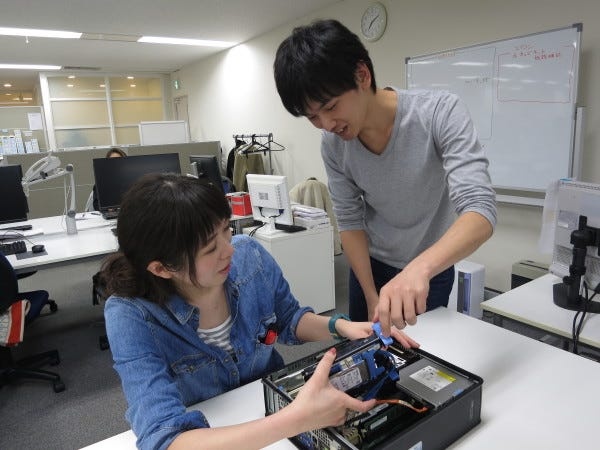 ITに関しての幅の広い知識を得ますので、例えばご家庭で起きるようなトラブルなどでは困らなくなる知識が身に付きます！