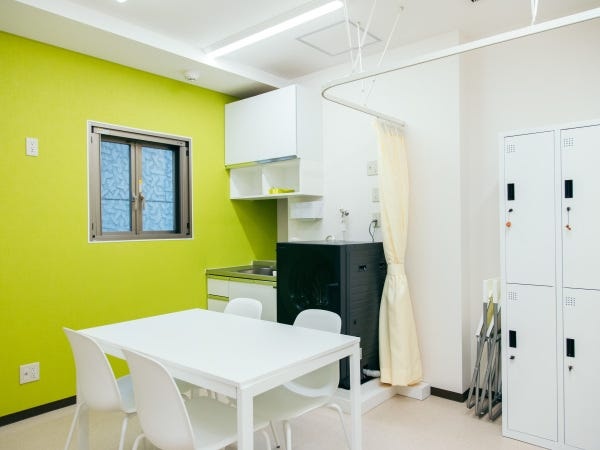 広々としたスタッフルーム