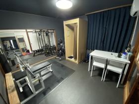 ２階にもトレーニングスペースがあります