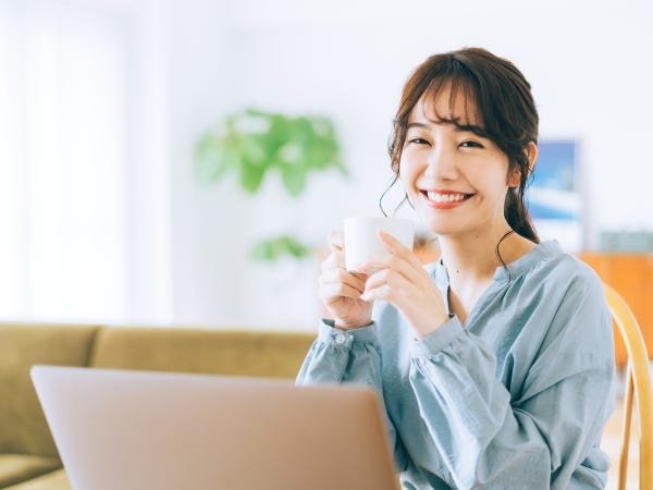 研修はオンラインで実施します。講師には、チャットで気軽に相談OK。丁寧にフォローするので、分からないことがあれば何でも聞いてください！