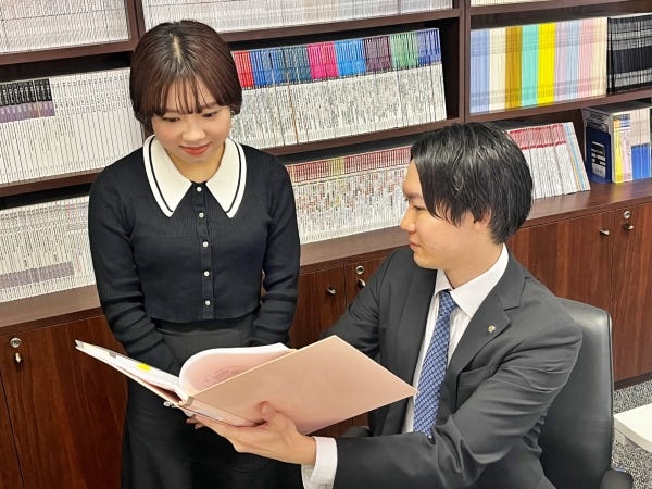 弁護士の先生方も、質問すれば丁寧に教えてくださいます。