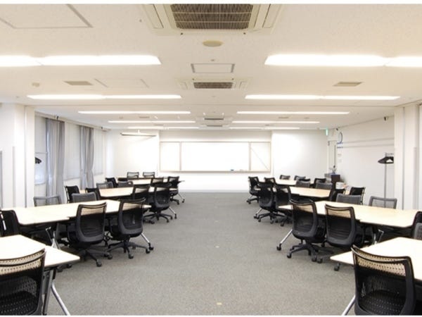 社会人の方の副業の軽作業清掃・研修施設設営スタッフ・採用担当