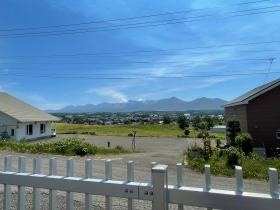 会社からの景色はとてもきれいです。十勝岳も見渡せます。