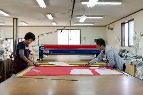 裁断の様子です。