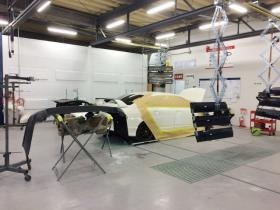 自動車修理に欠かせない最新設備を導入