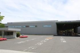 首都圏・東日本向けのトラックがここから出発していきます