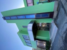 弊社外観。別棟もあり、そちらでは機械加工を行ってます。