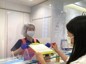 使い捨てペンを使用し、感染防止対策をおこなっております。