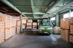 セメント部倉庫内観