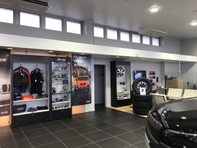 ジープ山形＿ショールーム