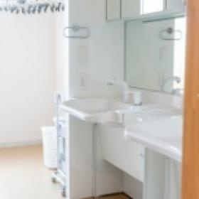 施設内部：洗面所