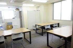 作業室。みんなで楽しく働いています。