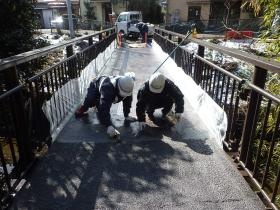 すべり止め塗装工