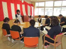 施設内研修で、切磋琢磨しています