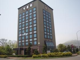 室蘭市入江町の入江運動公園前にある北興工業株式会社本社社屋