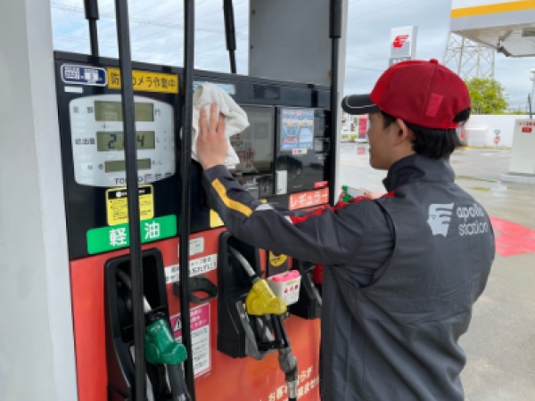 サービスステーションスタッフ・出光製品のサービスステーションスタッフ（地域密着で転勤なし・正社員デビュー歓迎）