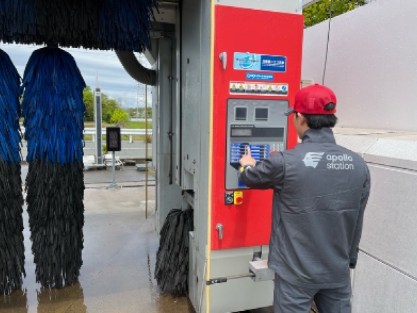 サービスステーションスタッフ・出光製品のサービスステーションスタッフ（地域密着で転勤なし・正社員デビュー歓迎）