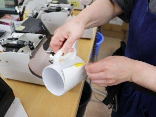 オリジナルグッズ製造加工・トロフィー・オリジナルグッズの製造と販促品への名入れ加工（駅近）