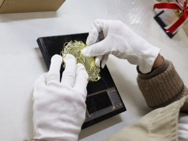 オリジナルグッズ製造加工・トロフィー・オリジナルグッズの製造と販促品への名入れ加工（駅近）