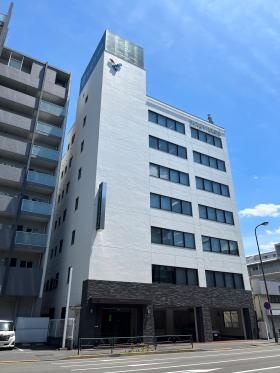 会社が入っているビルの外観です。