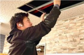 電気工事 作業風景２