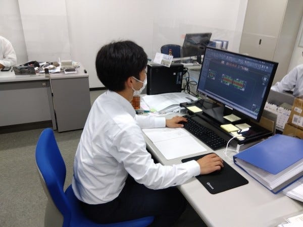 CADを使用して設計業務中