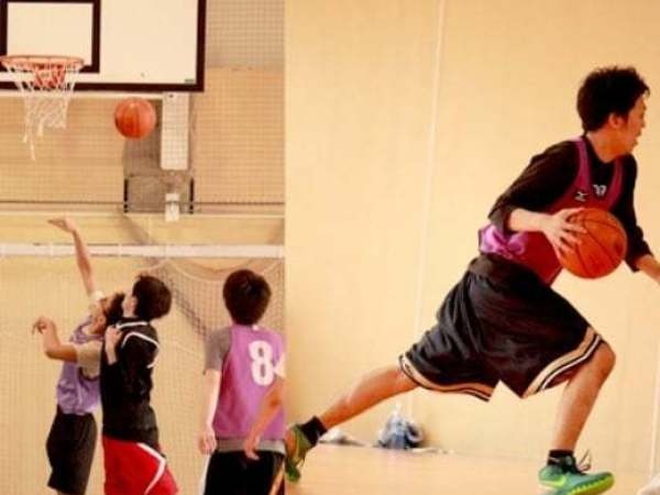 《社内懇親会》バスケ、バレー、バドミントン、ラグビー、卓球、フットサルなどの大会が行われています 。