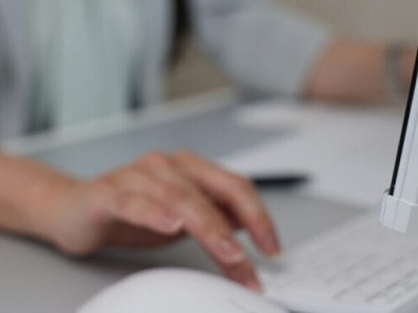 専門知識を活かしながら、実務経験を積める環境です。未経験の方はしっかりサポートします。