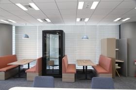 執務室内 打ち合わせブース、ＷＥＢブース等