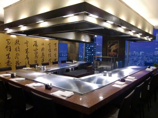 店舗は新宿住友ビル51Fにございます