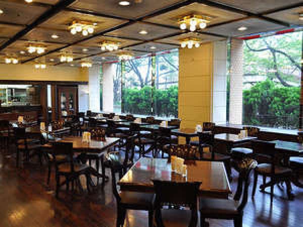 副業のレストランスタッフ（サクッと短時間勤務・初心者歓迎）