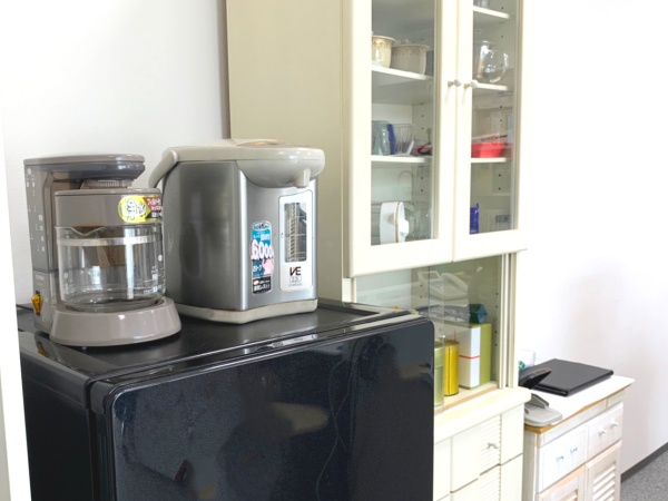 来客・電話対応など事務所内の補助業務がお仕事！