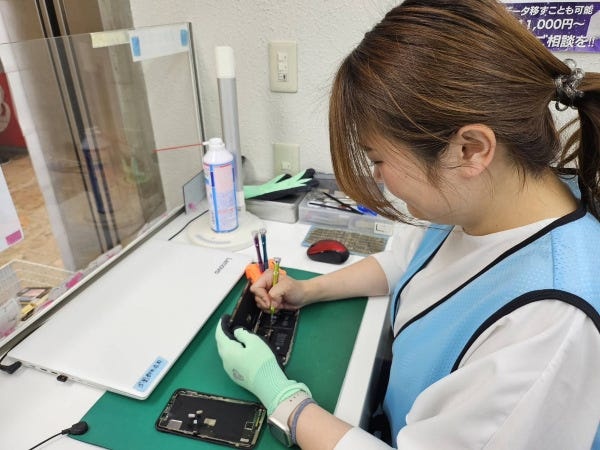 スマホショップスタッフ・スマホショップの受付スタッフ（スキルは一切不問）