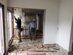 解体現場（内装解体）