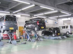 店舗併設のサービス工場