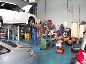 整備工場内の様子