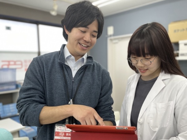 仕事に慣れるまで全力でサポートしますので、安心してください◎