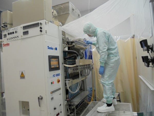 日常業務では設備に不具合が発生した際の修理、部品交換も必要です。